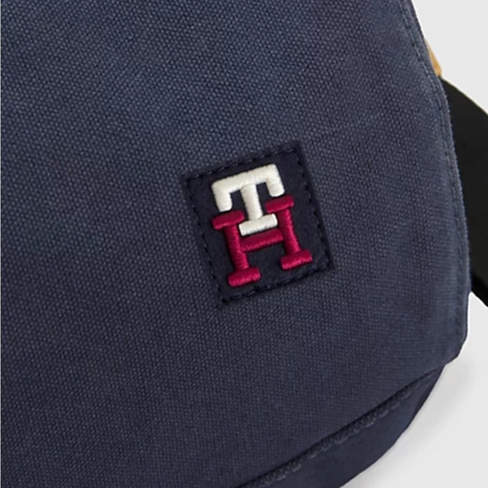 BRAND NEW DUFFLE Bag - Picture 4 of 15